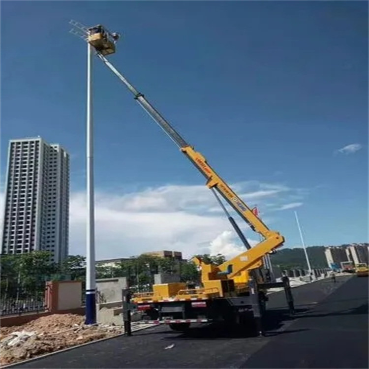 陵城维修路灯的曲臂升降车出租